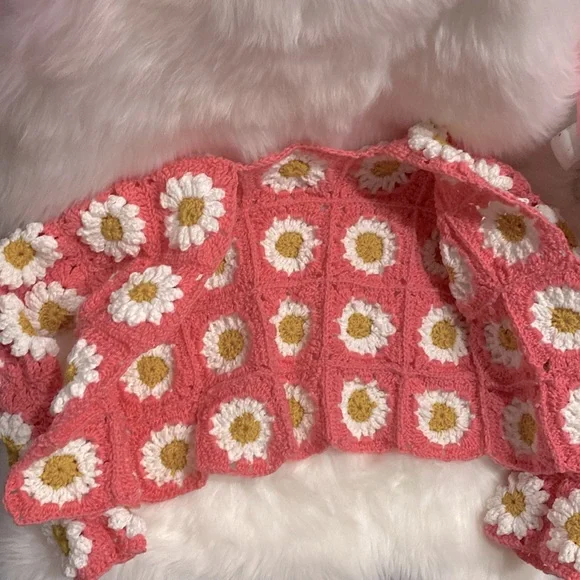🩷PRICE IS FIRM🩷Crochet Daisy Cardigan New Excellent Condition - Picture 8 of 8
